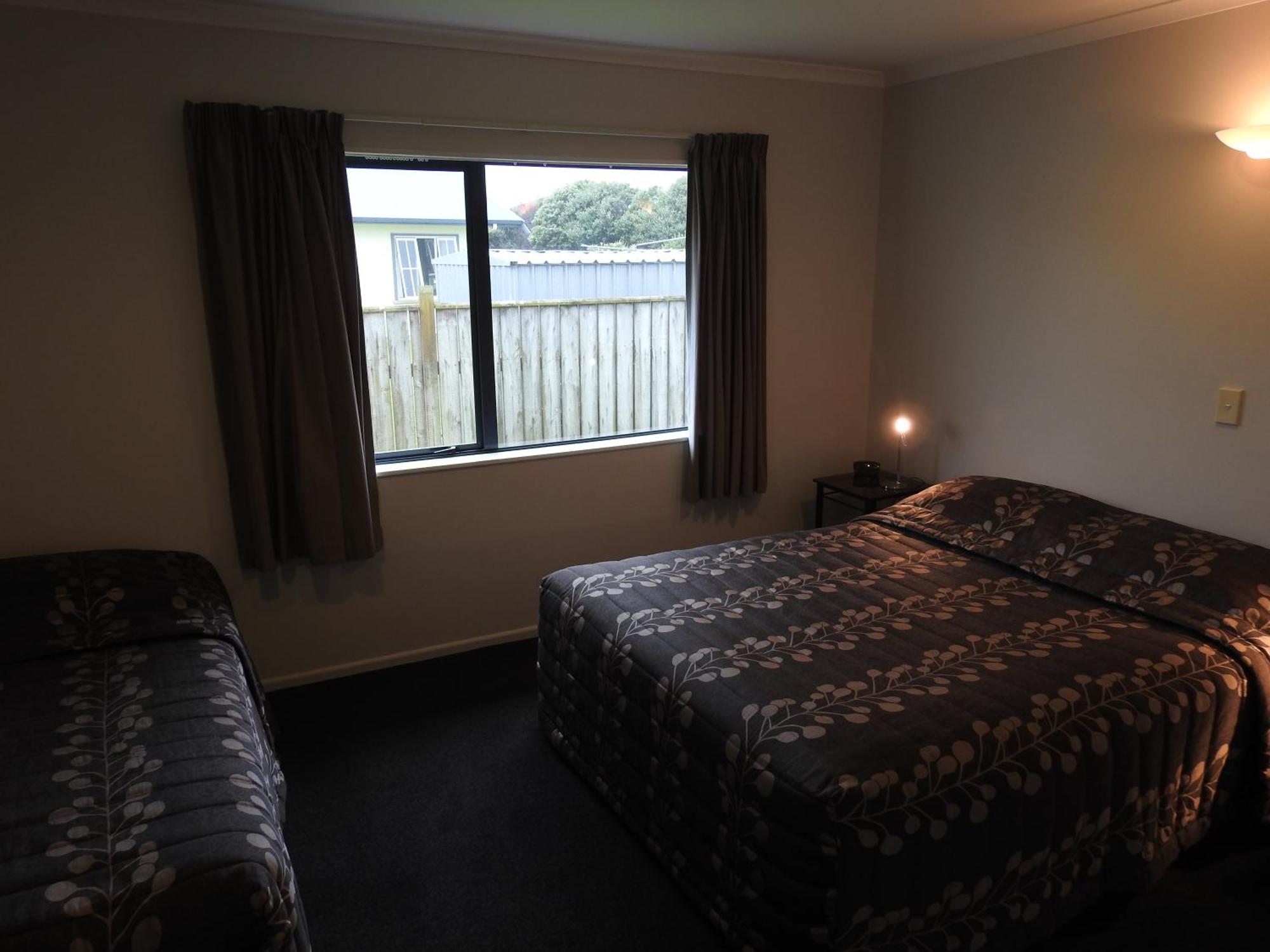 Tudor Lodge Motel Hawera Bagian luar foto