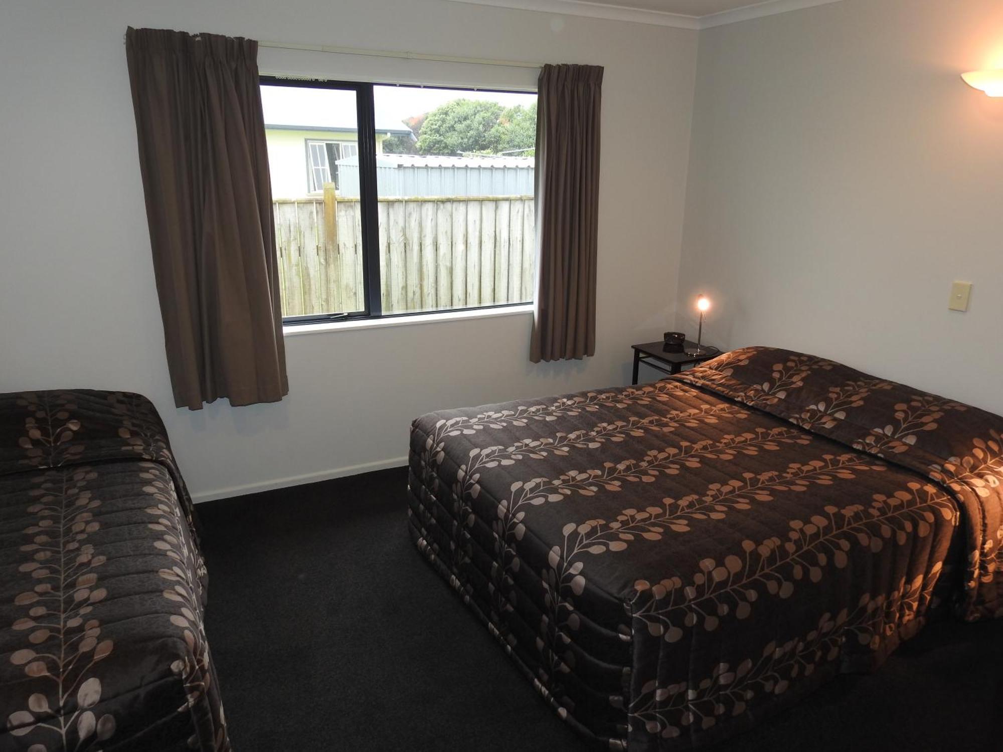 Tudor Lodge Motel Hawera Bagian luar foto